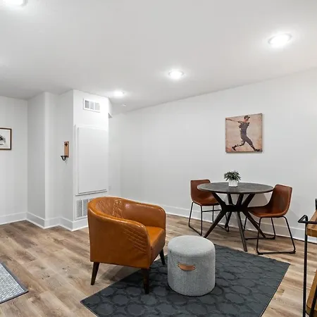 Urban Oasis, Downtown Dallas Hideaway